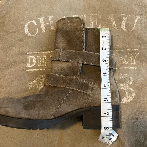 KURT GEIGER Brown Suede Buckle Ankle Boot Sheepskin Lined Low Heel Size 38/7-7.5 - Picture 13 of 15